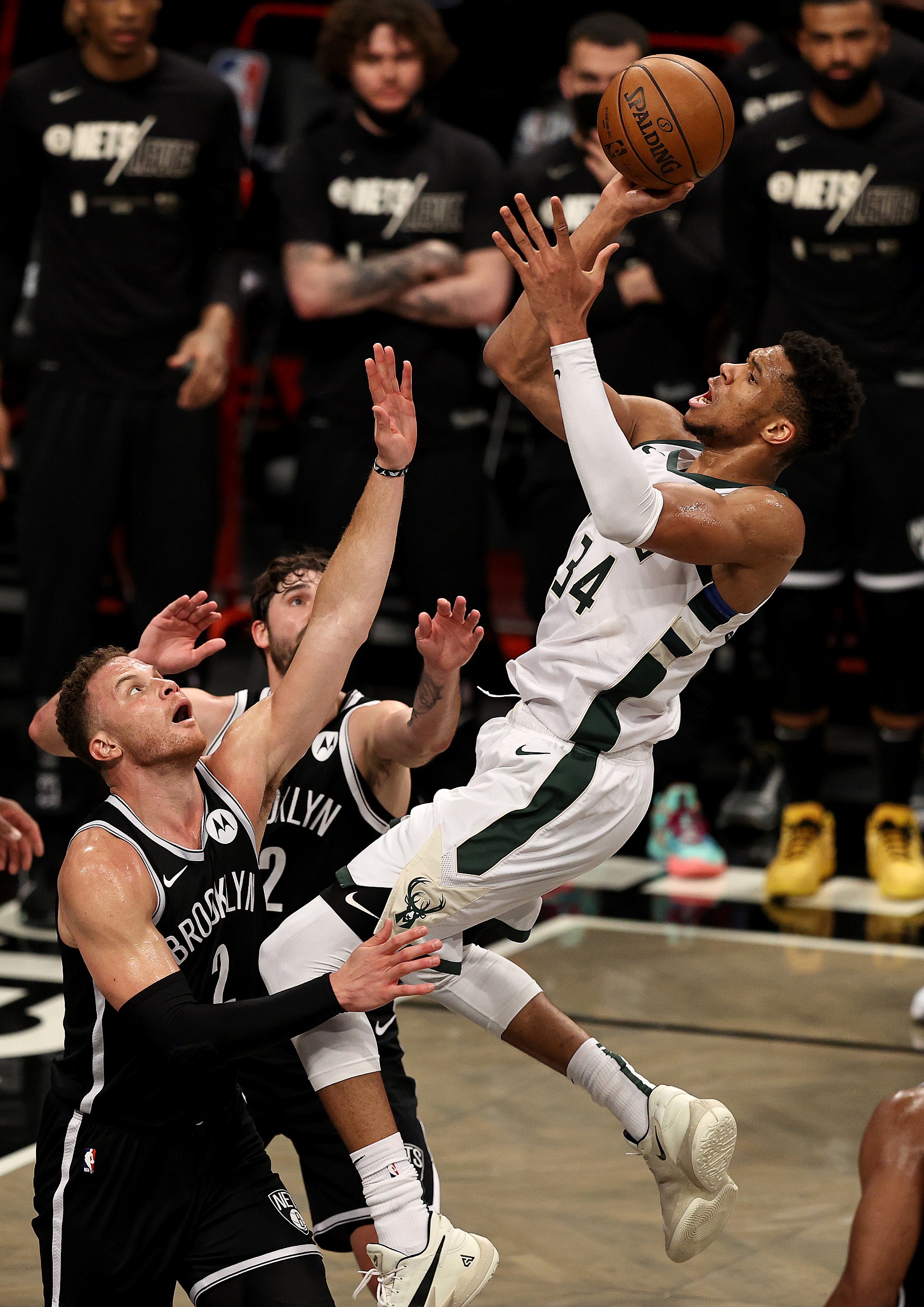 开云体育app-篮网击败国王，继续不败纪录