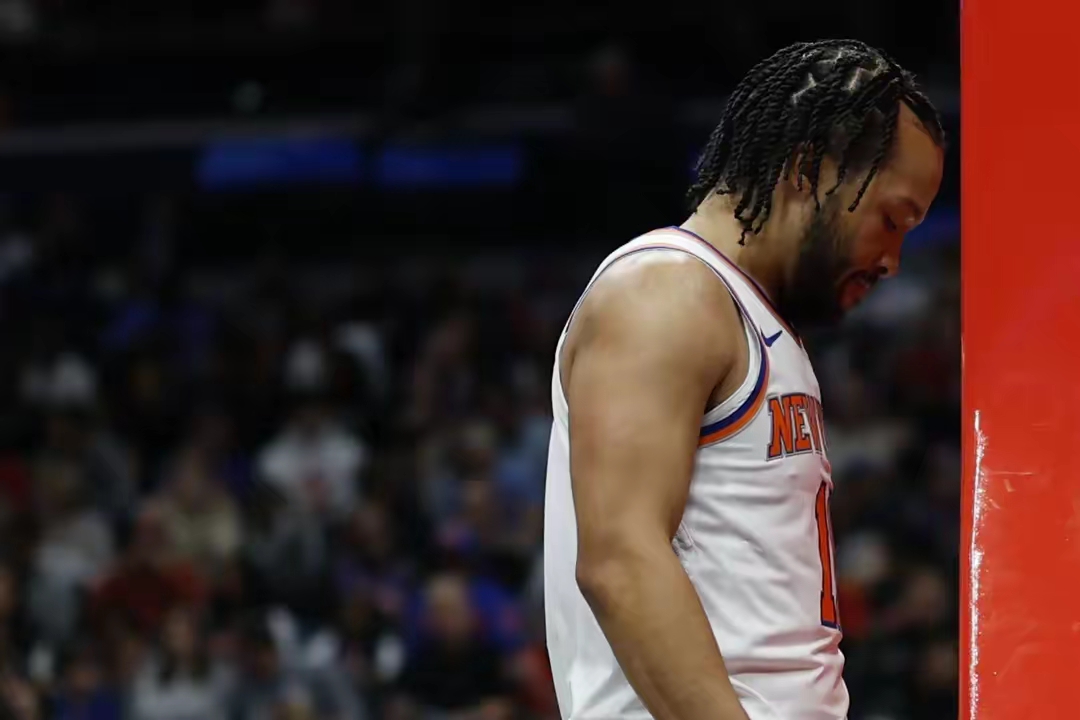 关于尼克斯再次落败，球队重建困扰愈发明显的信息