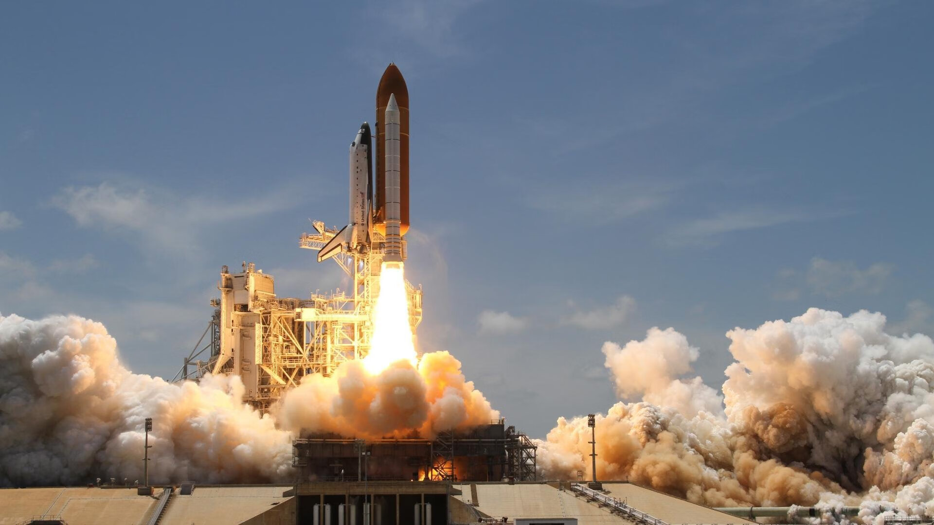 开云体育官网-一箭穿云，法比尼奥关键远射定乾坤，拜仁主场饮恨曼城