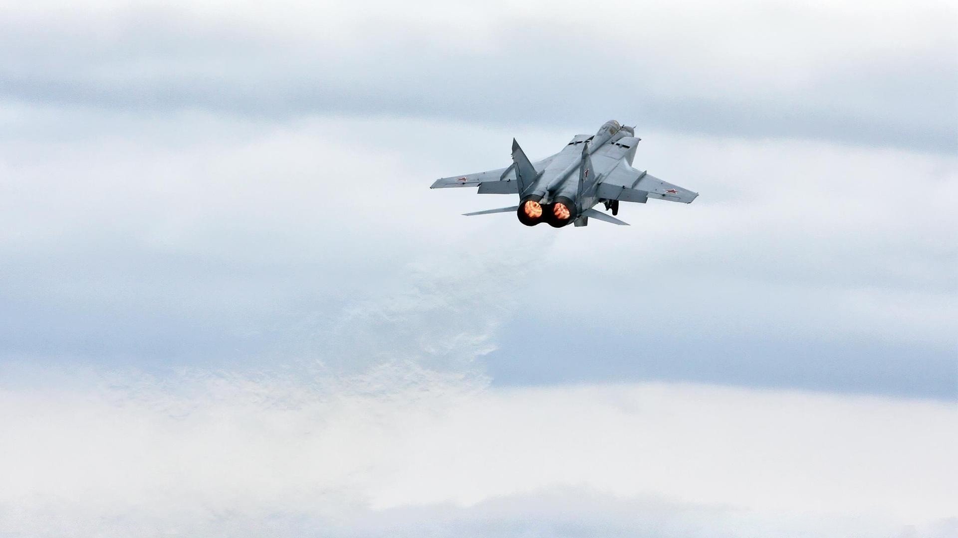 孙兴慜爆发闪耀英超赛场,AC米兰压哨绝杀墨西哥劲旅