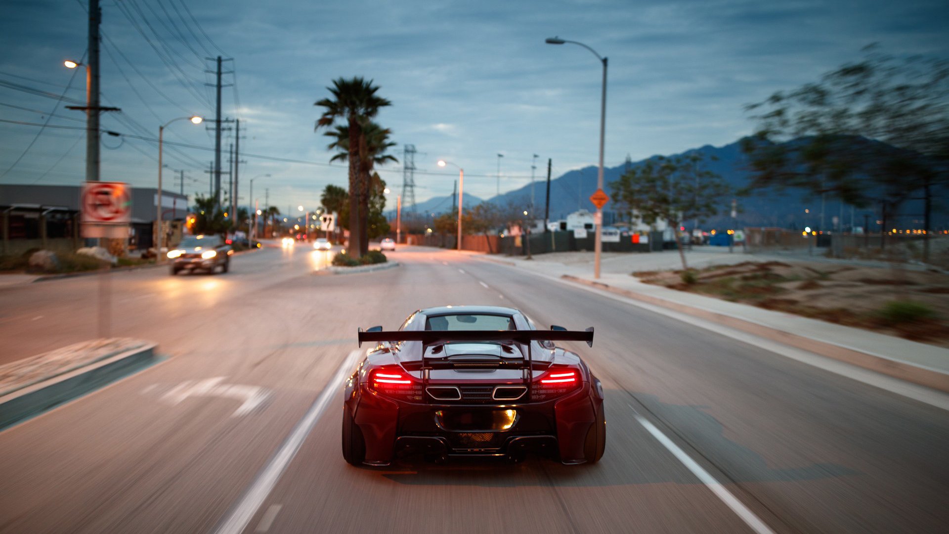 绿衫烽火照夜空，獭兔登基正其时