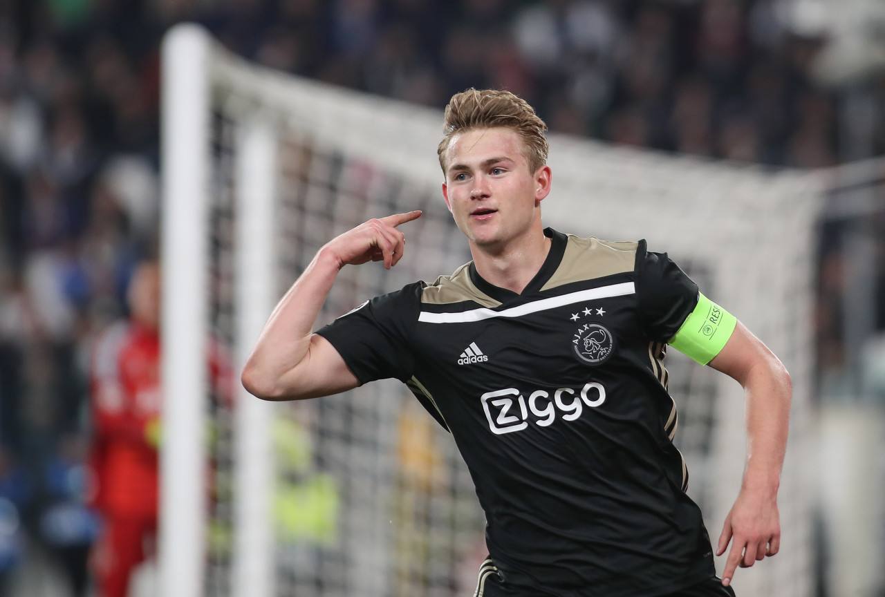 开云体育下载-洪都拉斯硬仗取胜突尼斯，德里赫特关键回合不手软