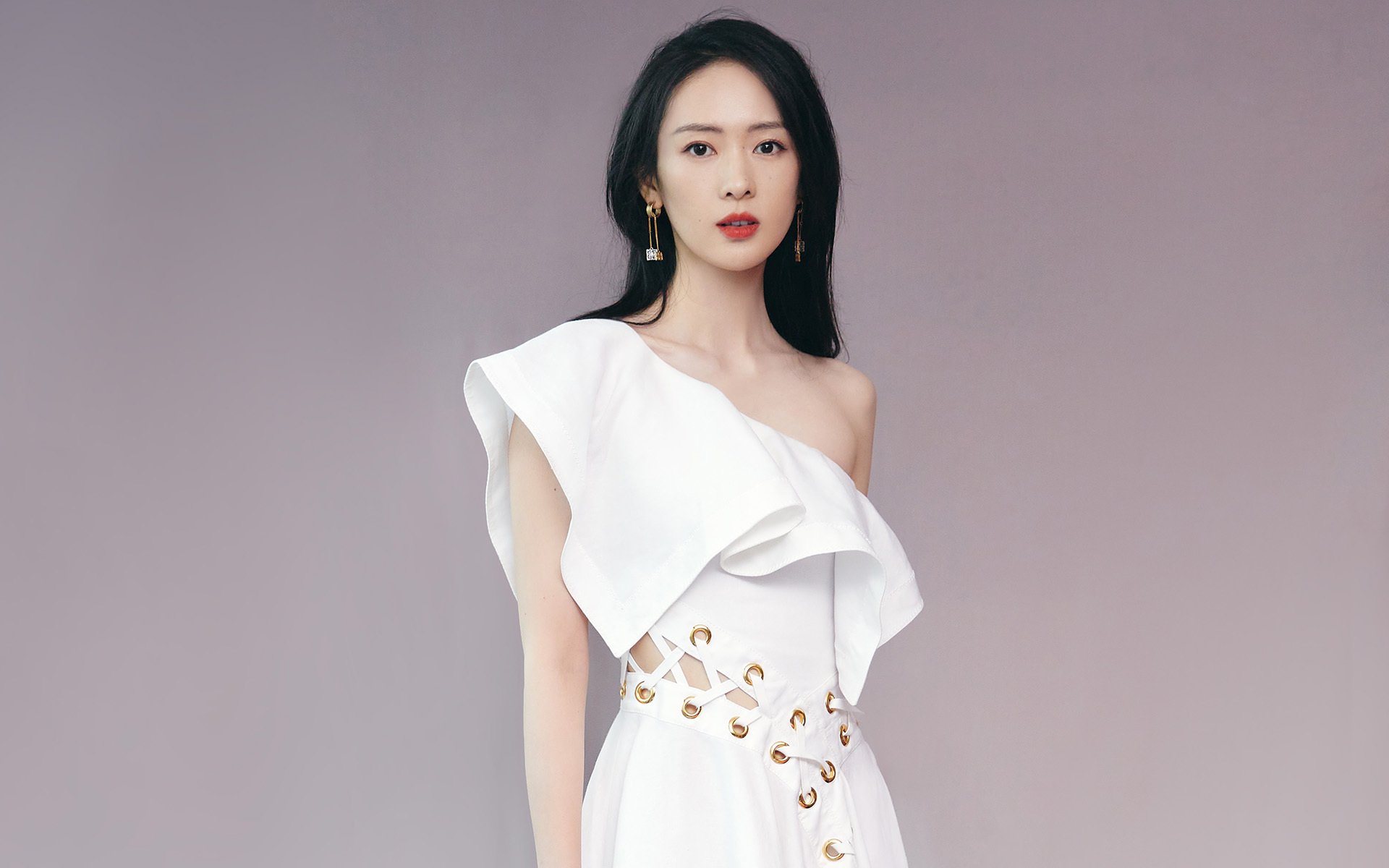 开云体育登录-钢铁意志与关键先生，篮球与足球场上的掌控艺术